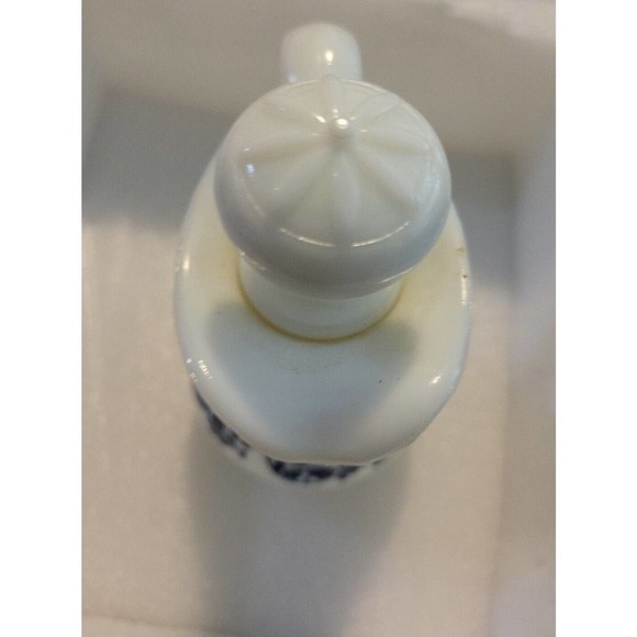 Avon Delft Blue Pitcher Bath Oil Decanter White Milk Glass Bottle, Empty Vintage - Picture 4 of 8